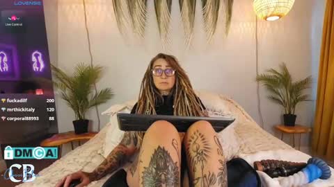 Chevi Blue online show from 6, 3, 2025