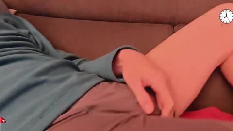 Snapshot of chezmonsieur_g chatting on 27, 10, 2025 Grey online show from 27, 10, 2025