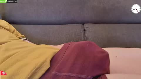Snapshot of chezmonsieur_g chatting on 24, 5, 2026 Grey online show from 24, 5, 2026
