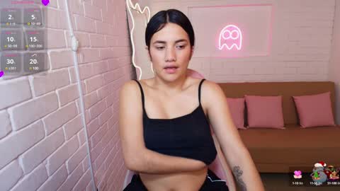 Snapshot of chiara_tay chatting on 27, 12, 2024 Chiara online show from 27, 12, 2024