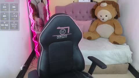 Snapshot of chiara_tay chatting on 27, 10, 2025 Chiara online show from 27, 10, 2025