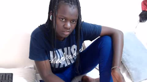 chichie_ online show from 17, 7, 2026