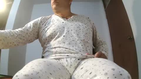 Snapshot of chicoguapo8 chatting on 27, 11, 2025 jorge online show from 27, 11, 2025