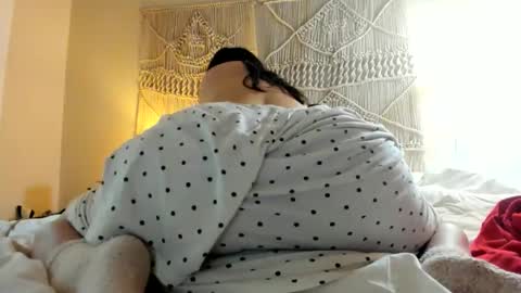 Snapshot of chillwithcamii chatting on 3, 3, 2026 yoursensualparadise online show from 3, 3, 2026