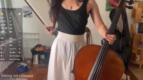 Snapshot of chiloschista chatting on 23, 9, 2025 judith online show from 23, 9, 2025