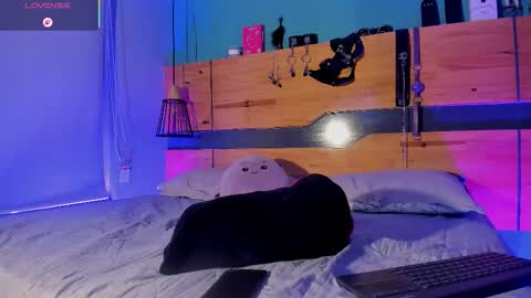 Chloeallennn  online show from 14, 3, 2026