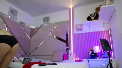 Snapshot of chloe__jones_ chatting on 29, 5, 2026 Chloe online show from 29, 5, 2026