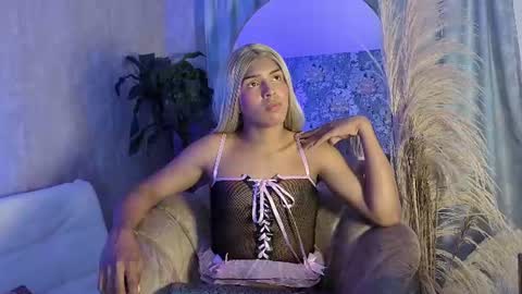 Snapshot of chloe_bronze chatting on 19, 6, 2026 Chloe online show from 19, 6, 2026