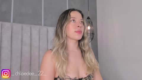 Snapshot of chloe_dee_ chatting on 20, 1, 2025 Chloe online show from 20, 1, 2025