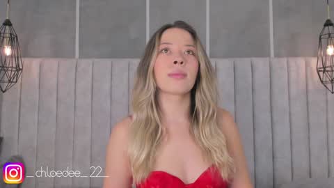 Snapshot of chloe_dee_ chatting on 22, 1, 2025 Chloe online show from 22, 1, 2025