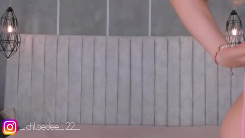 Snapshot of chloe_dee_ chatting on 9, 3, 2025 Chloe online show from 9, 3, 2025