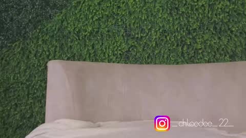 Snapshot of chloe_dee_ chatting on 4, 10, 2025 Chloe online show from 4, 10, 2025