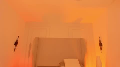 Snapshot of chloe_dee_ chatting on 4, 12, 2025 Chloe online show from 4, 12, 2025