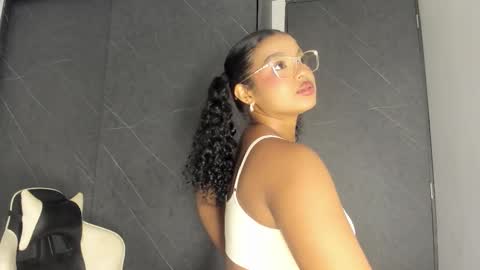 chloe online show from 22, 10, 2025