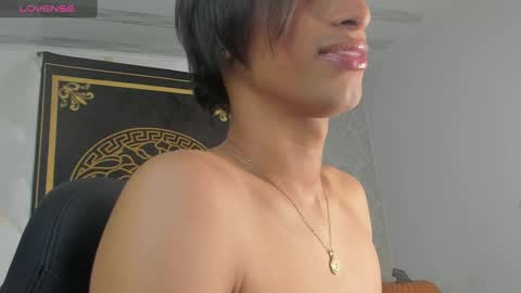 chloe_femboy_ online show from 7, 10, 2025