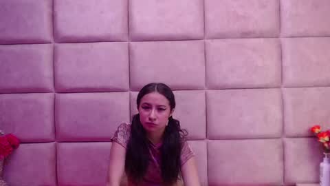 Snapshot of chloe_gibson_ chatting on 2, 11, 2025 Chloe online show from 2, 11, 2025