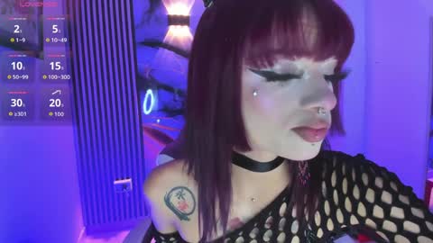 chloe_jacksonn online show from 2, 4, 2026