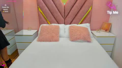 Chloe online show from 17, 4, 2026