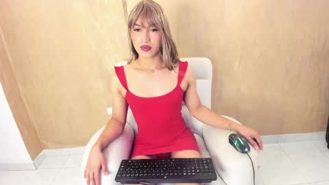 Snapshot of chloe_luxury chatting on 12, 5, 2026 chloe_luxury online show from 12, 5, 2026