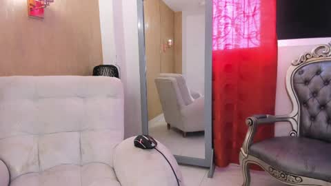 Snapshot of chloe_luxury chatting on 21, 5, 2026 chloe_luxury online show from 21, 5, 2026