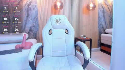  CHLOE  online show from 24, 9, 2025