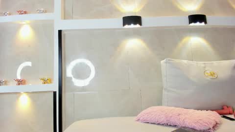  CHLOE  online show from 11, 10, 2025