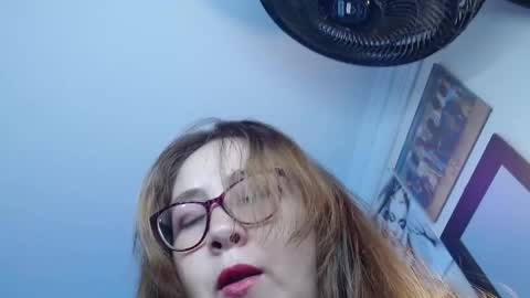 chloe_prg online show from 7, 3, 2025