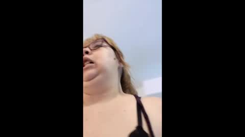 Snapshot of chloe_prg chatting on 28, 4, 2026 chloe_prg online show from 28, 4, 2026