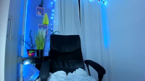 Chloe Miller  online show from 19, 12, 2024