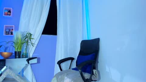 Chloe Miller  online show from 15, 1, 2025