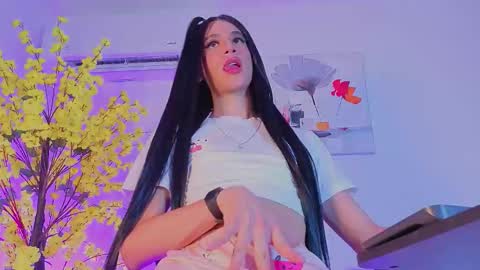 Snapshot of chloebigcockxx chatting on 27, 10, 2025 Im Chloe    independent account      online show from 27, 10, 2025