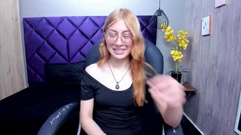 chloecampbell03 online show from 20, 10, 2025