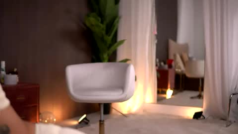 chloedevinex online show from 26, 5, 2026