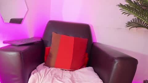 Snapshot of chloee_adams_ chatting on 5, 3, 2025 Chloe online show from 5, 3, 2025