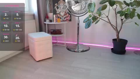 Snapshot of chloeesummerss chatting on 3, 11, 2025 Chloe online show from 3, 11, 2025