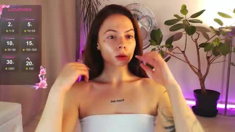 Snapshot of chloeesummerss chatting on 13, 11, 2025 Chloe online show from 13, 11, 2025