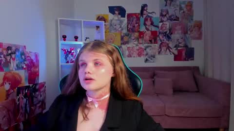 ChloeHalses online show from 4, 6, 2026