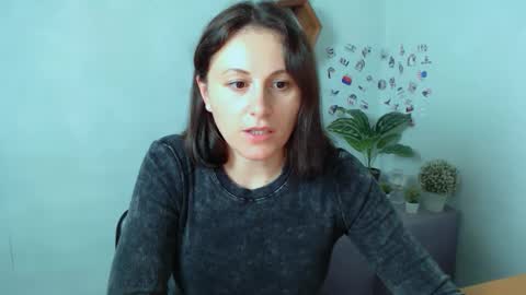 Chloe online show from 6, 10, 2025