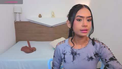 C H L O E online show from 15, 1, 2026