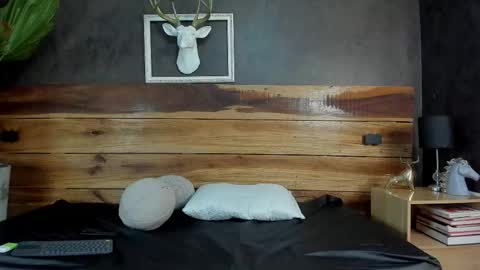 .. Chloe .. online show from 8, 1, 2026