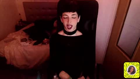 Snapshot of chloevenommm chatting on 12, 7, 2026 chloevenommm online show from 12, 7, 2026