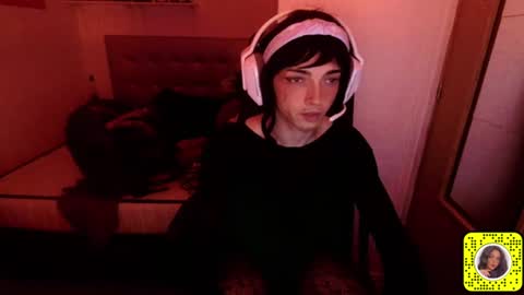 Snapshot of chloevenommm chatting on 22, 7, 2026 chloevenommm online show from 22, 7, 2026