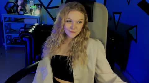 ChloeWight online show from 7, 4, 2026