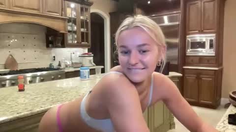 Chloe Babe online show from 5, 2, 2026