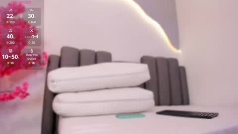 Snapshot of chlowe_taylor chatting on 22, 9, 2025 chlowe online show from 22, 9, 2025