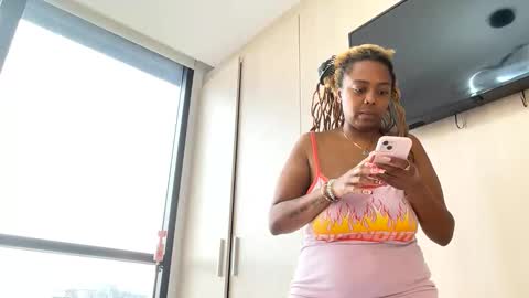 Snapshot of chocolatecakequeen chatting on 13, 2, 2025 ChocolateCakeQueen online show from 13, 2, 2025