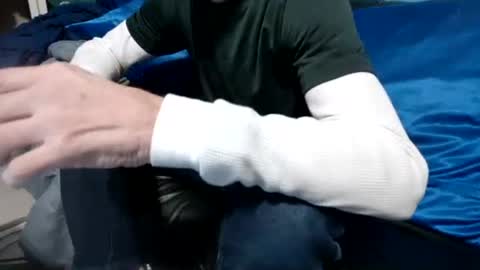 chris526520 online show from 2, 3, 2025