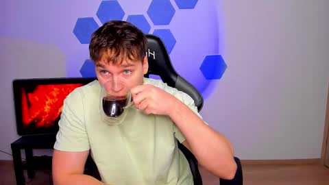 Snapshot of chris_tyson chatting on 6, 1, 2026 Chris Tyson online show from 6, 1, 2026