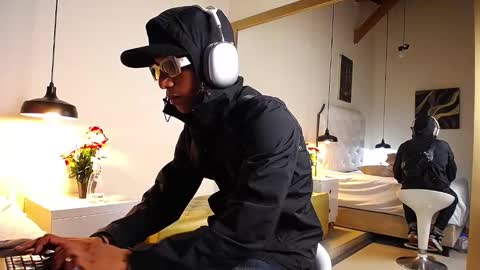 Chris Weell online show from 7, 12, 2024