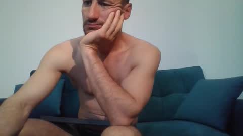 Snapshot of chrisaron chatting on 21, 4, 2026 chrisaron online show from 21, 4, 2026